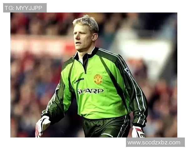 揭秘足坛历史传奇后卫人物他们如何铸就不朽辉煌与防守神话